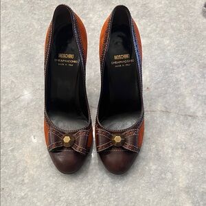 Moschino Scarpa Brown and Orange Heels with Bow Accent